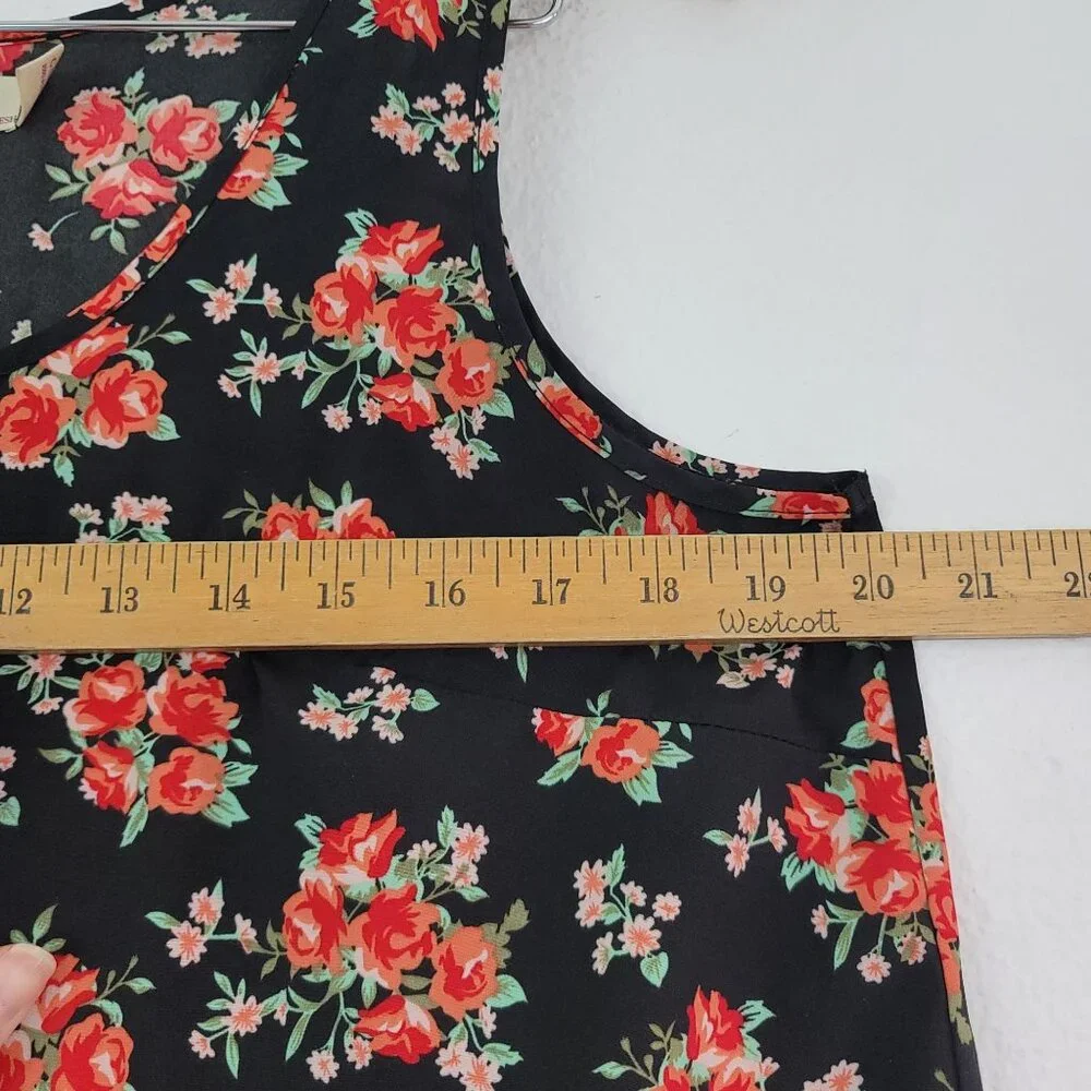 Faded Glory Womens Sz L Red Roses Floral Black Tank Top Y2K Romantic Retro Flowy - Picture 5 of 10